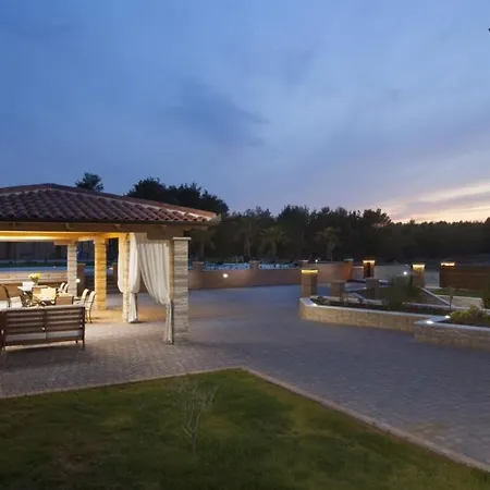 In With Sea View, Terrace, Air Conditioning, Wi-fi Appartamento Vir